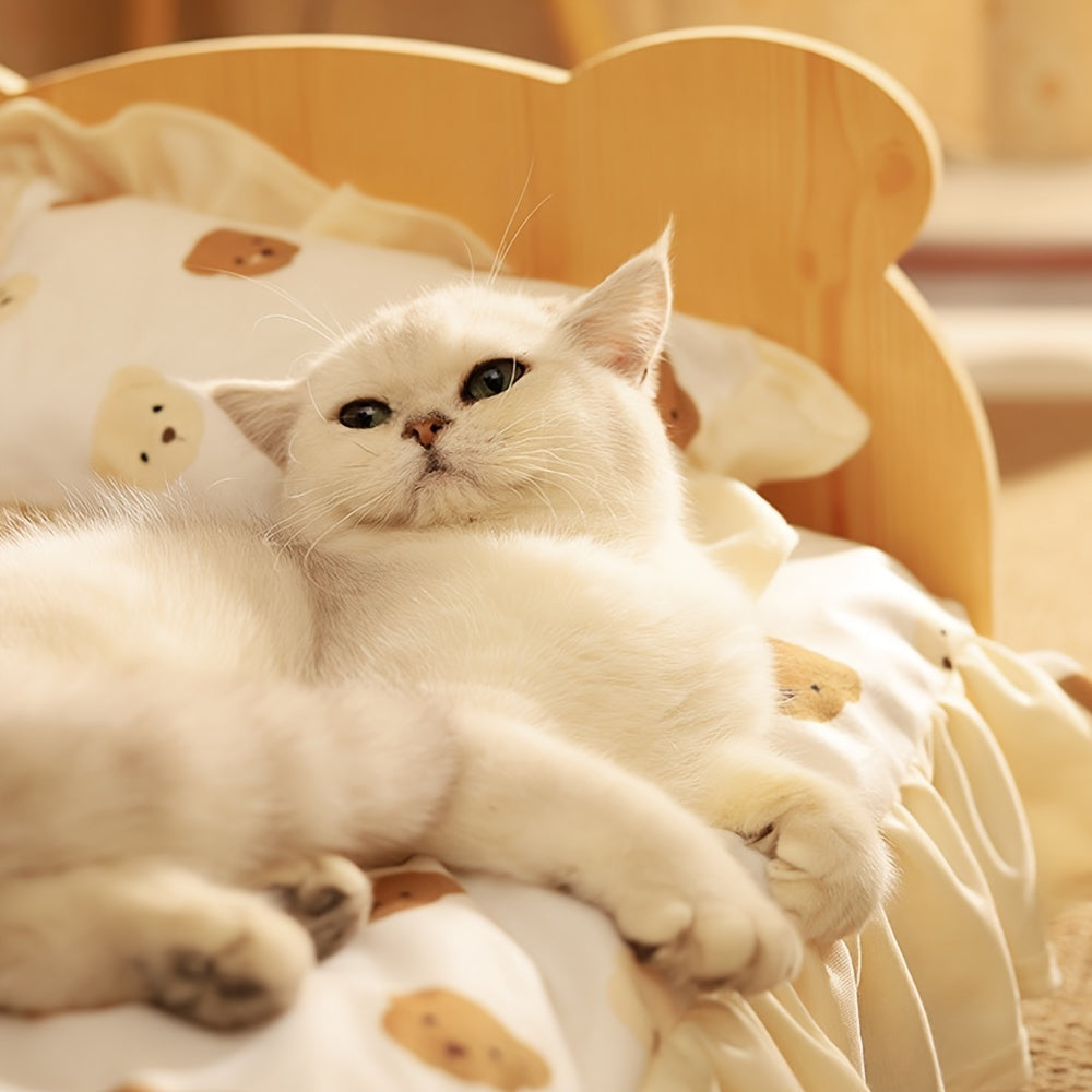 Pet Bed with Bear-Shaped Bedspread