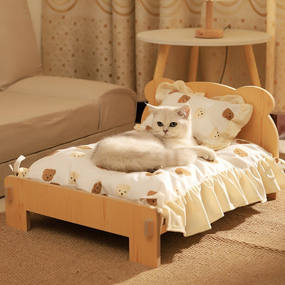 Pet Bed with Bear-Shaped Bedspread